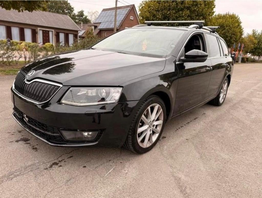 Skoda Octavia 1.6 TDI DSG Automaat Panorama dak 2015, Auto's, Automaat, Euro 6, Bedrijf, Radio