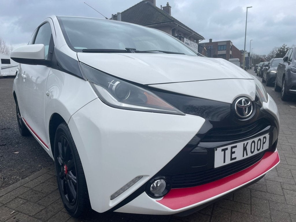 Toyota Aygo 1.0 benzine van 01/2015 met 112000km!, Autos, Toyota, Achat, Entreprise, Noir, 5 portes