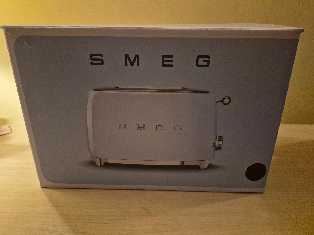 Nouveau grille pain smeg de couleur crème, Enlèvement ou Envoi, Neuf, Ramasse-miettes amovible