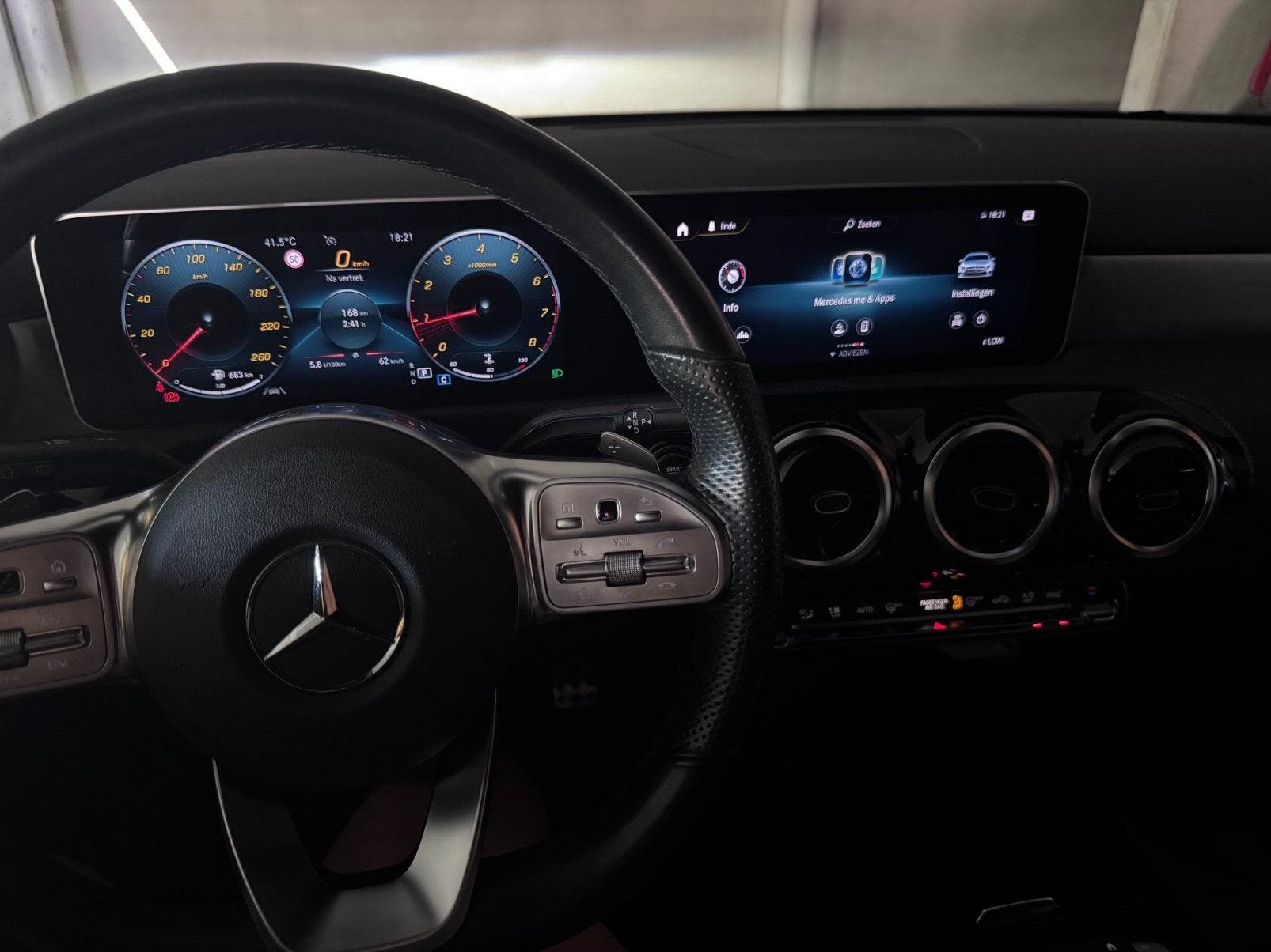 Mercedes benz A200 Amg Line, Auto's, Mercedes-Benz, Automaat, Achterwielaandrijving, Overige kleuren, 5 deurs