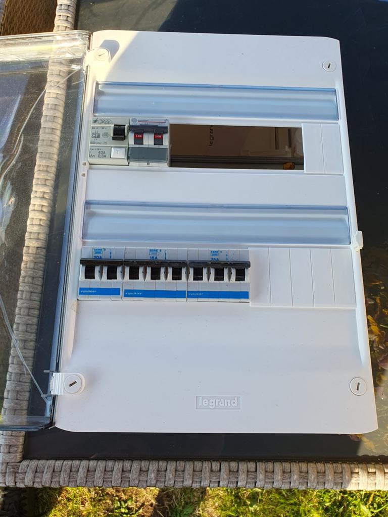 Armoire de distribution 23 modules, Enlèvement ou Envoi