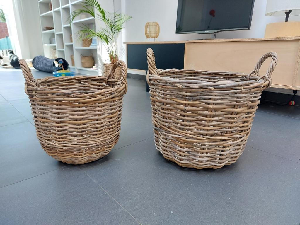 2 rieten manden, Ophalen