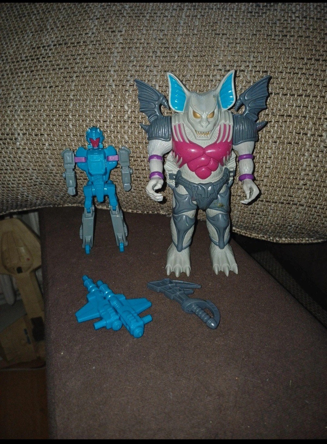 Transformers G1 Pretenders, Bomb Burst 1988, complet!
Bomb B, G1, Enlèvement ou Envoi, Utilisé, Autres races