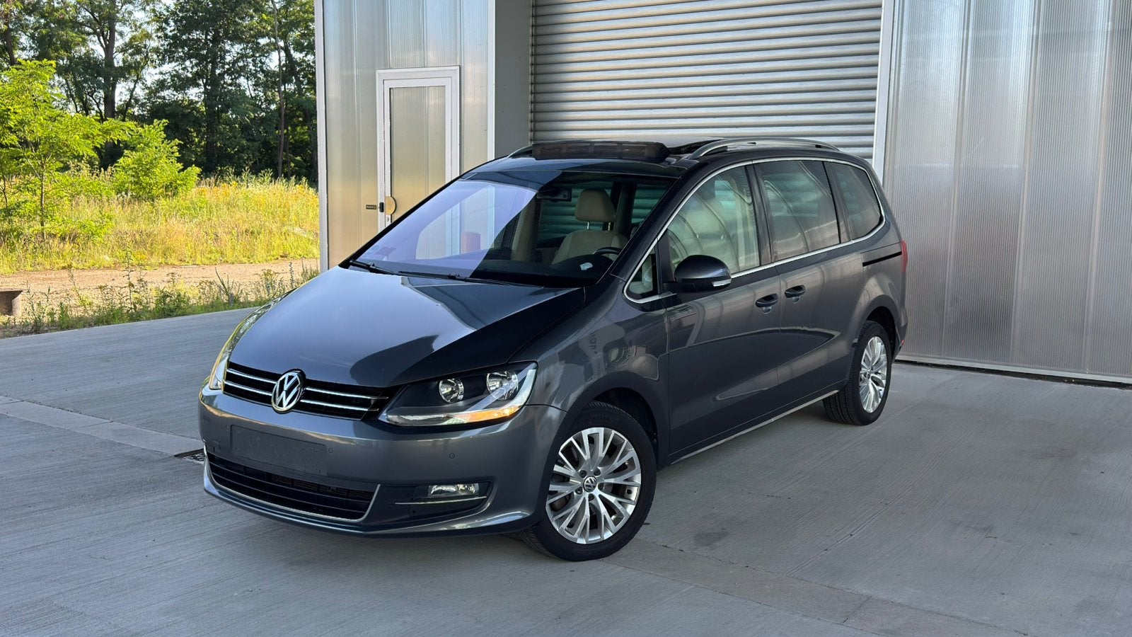 Volkswagen Sharan 2.0 TDI Highline DSG, Auto's, Automaat, Alcantara, Beige, Diesel