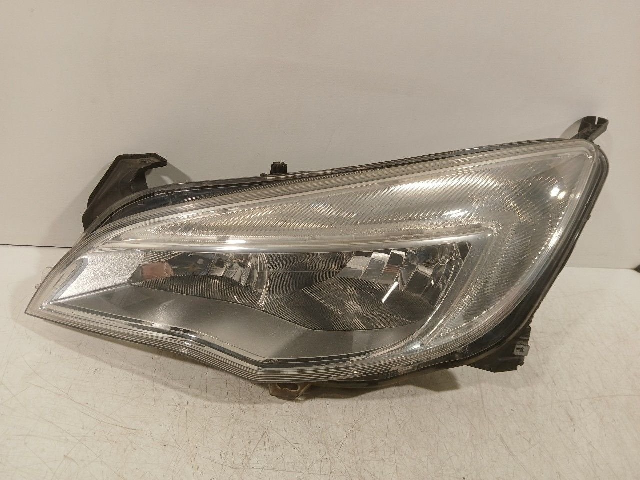 Koplamp links Opel Astra, Onderdelen@venauto.nl, Van der Ven Autorecycling B.V., Gebruikt, Ettenseweg 76, 4706 PB Roosendaal, The Netherlands