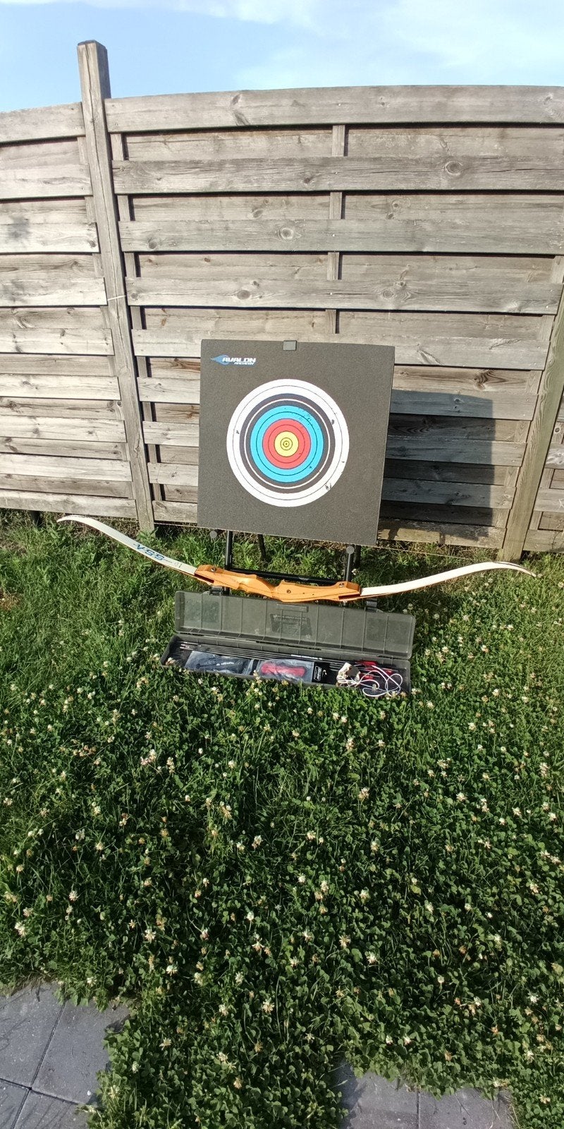 Recurve boog take down 68"26# RH en statief met doel, Sport en Fitness, Handboogschieten, Ophalen, Pijlen