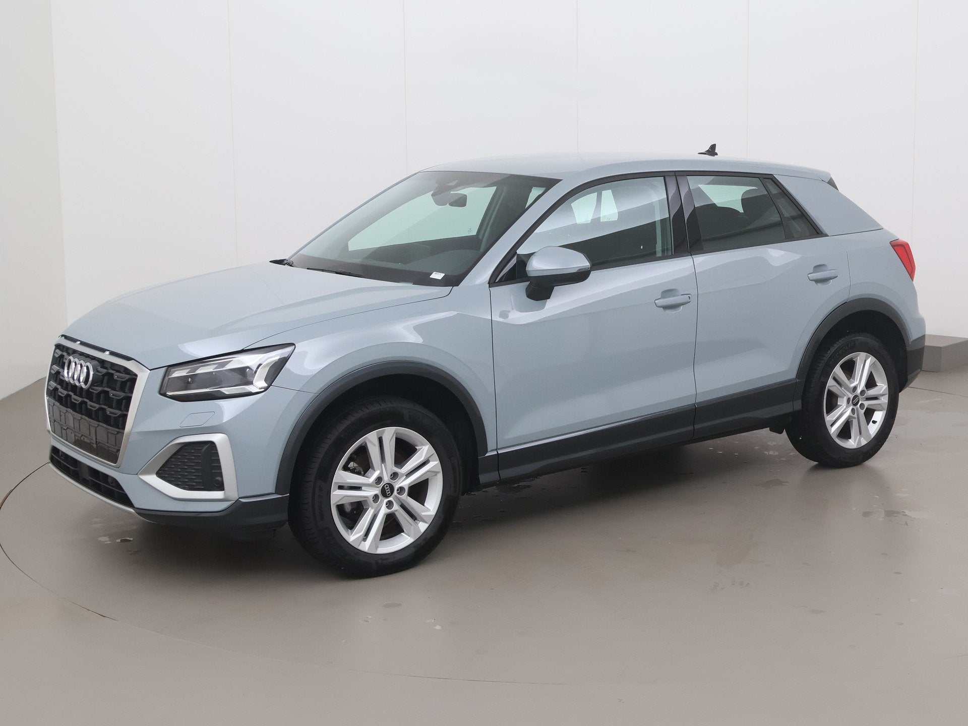 Audi Q2 tfsi business edition advanced 150 AT, Autos, Audi, Argent ou Gris, Achat, Q2, Entreprise
