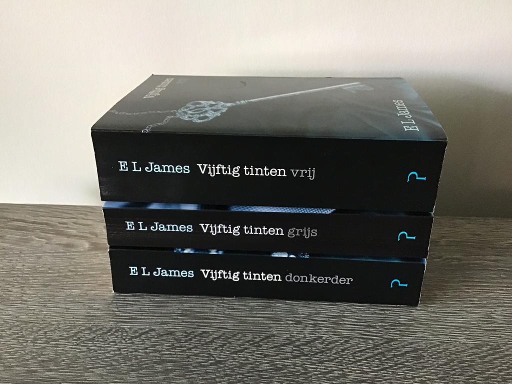 Vijftig tinten grijs, donker en vrij., Ophalen, Zo goed als nieuw