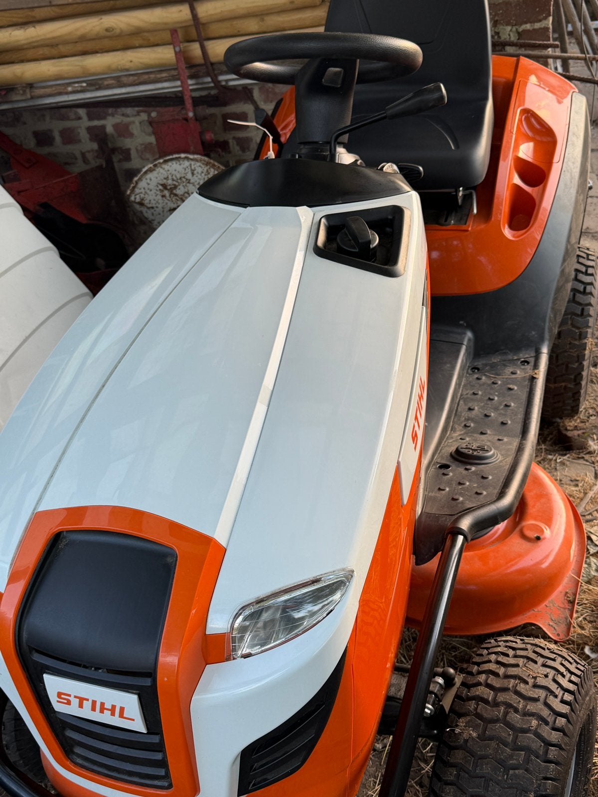 STIHL RT 5097 BENZINE ZITMAAIER, Tuin en Terras, Ophalen, Zo goed als nieuw, Elektrische starter, 90 tot 120 cm