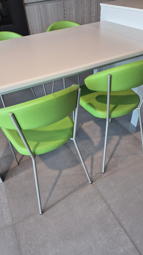 Stoelen,  zo goed als nieuw, eyecatcher, Ophalen, Kunststof, Overige kleuren, Zo goed als nieuw