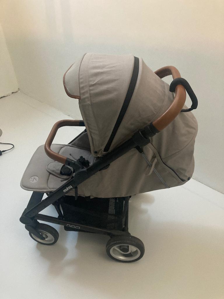 Robuuste plooibuggy van Mutsy, Kinderen en Baby's, Kinderwagens en Combinaties, Verstelbare duwstang, Zo goed als nieuw, Mutsy