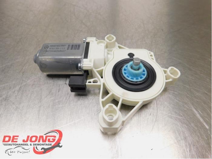 Moteur de vitre portière d'un Mercedes CLA, 3 mois de garantie, Utilisé, -, -
