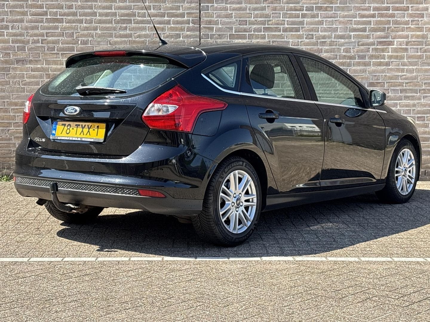 Ford Focus 1.0 EcoBoost Lease Titanium | Cruise | Trekhaak |, Auto's, Ford, Focus, 109 g/km, Zwart, Bedrijf
