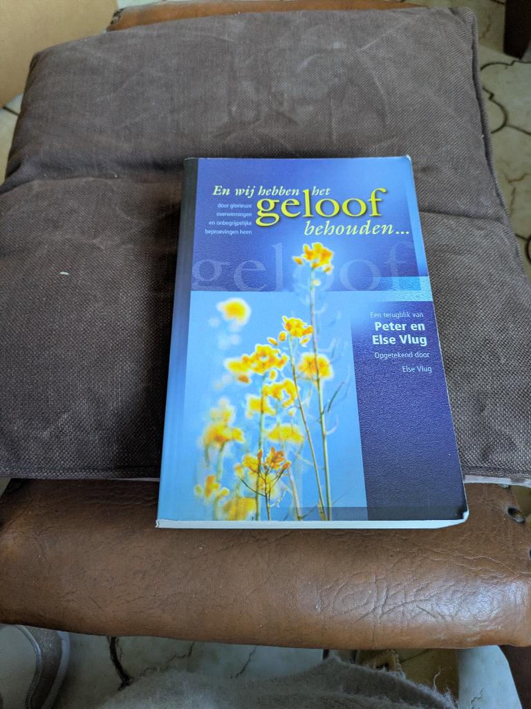 En wij hebben het geloof behouden, Boeken, Godsdienst en Theologie, Christendom | Katholiek, Ophalen of Verzenden, Zo goed als nieuw