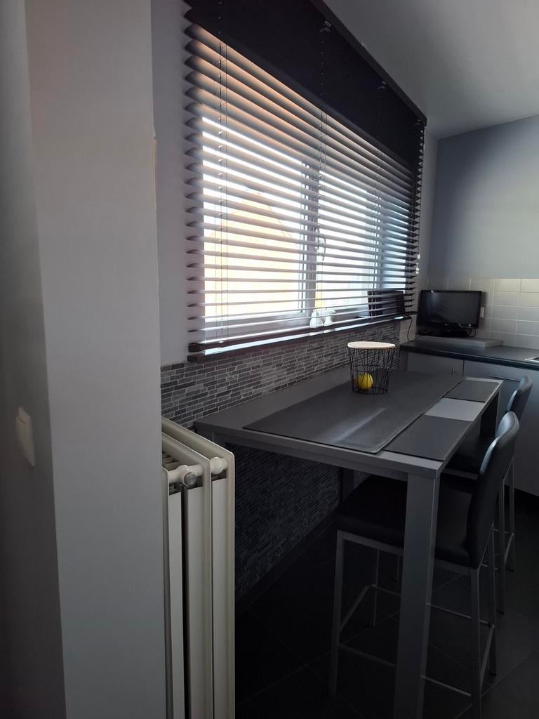 Bartafel (maatwerk) incl. 2 barstoelen in leder, Immo