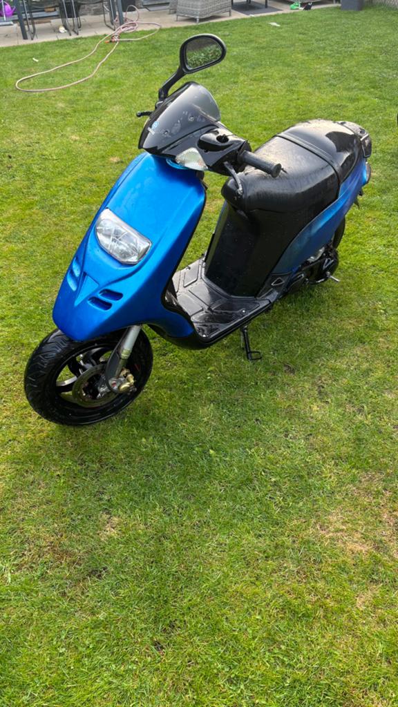 Typhoon 70cc b klasse, Fietsen en Brommers, Scooters | Piaggio, Zo goed als nieuw, Overige modellen, Klasse B (45 km/u), Benzine