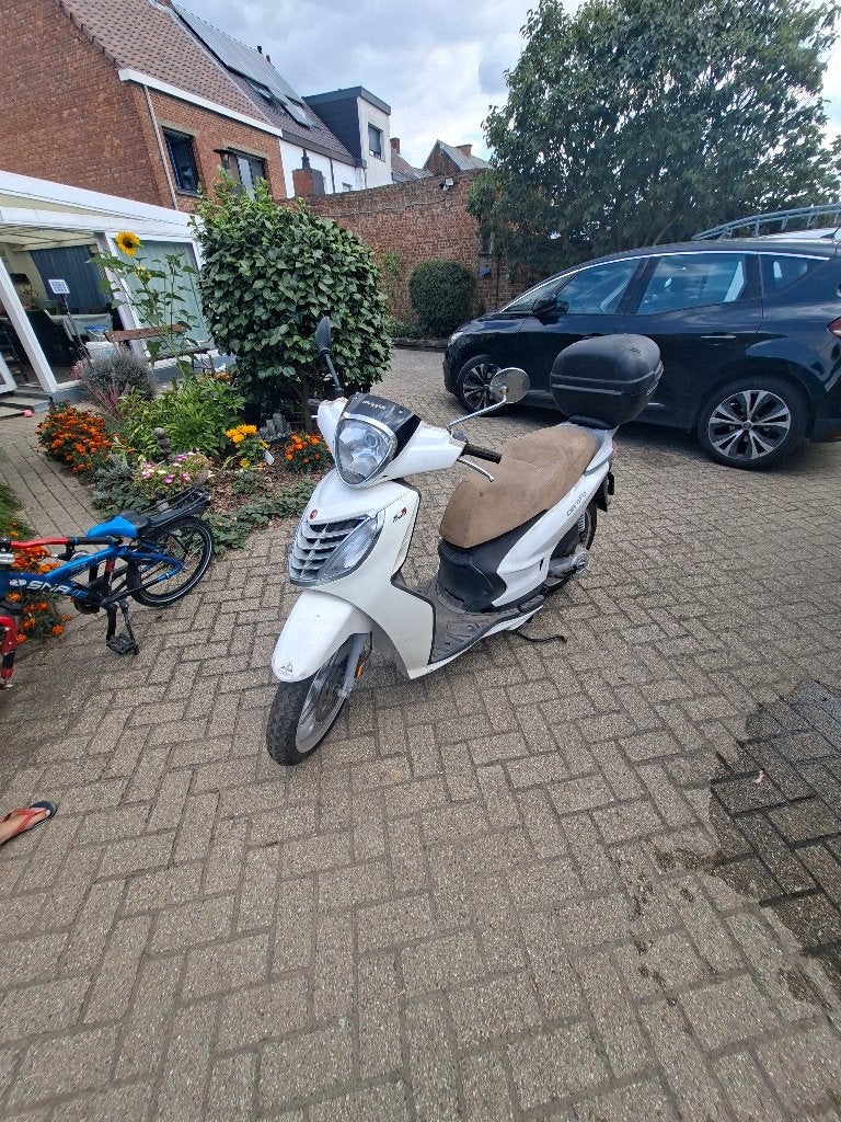malaguti centro 50 4t (geen papieren), Fietsen en Brommers, Gebruikt, 50 cc, Ophalen, Overige merken