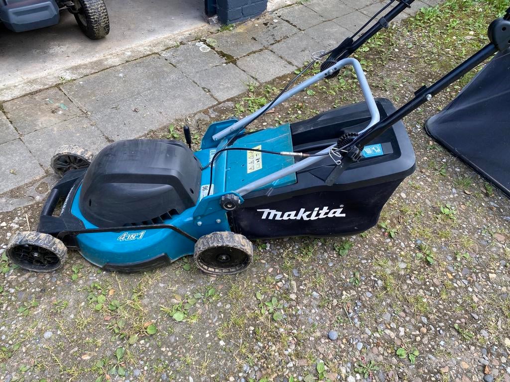 Tondeuse Makita en super état autotractée électrique, Tondeuse rotative, Fonction de mulching, Enlèvement, Utilisé