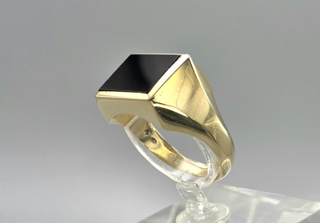 Gouden Vintage heren zegelring met onyx. 2026/258., 20 of groter, Zwart, Ophalen of Verzenden, Zo goed als nieuw