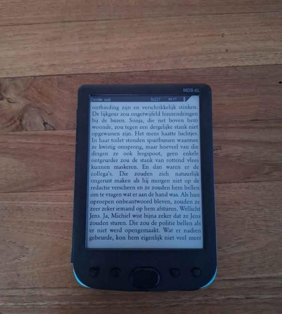 E-reader MDB-6L met hoesje, Computers en Software, E-readers, Ophalen