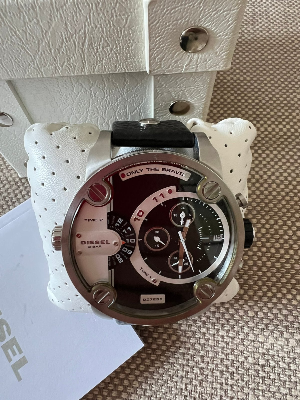 Montre Diesel, Bijoux, Sacs & Beauté, Montre-bracelet, Enlèvement ou Envoi, Cuir, Comme neuf