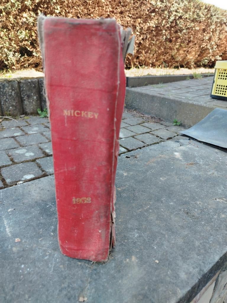 Strip Mickey omnibus, Boeken, Ophalen