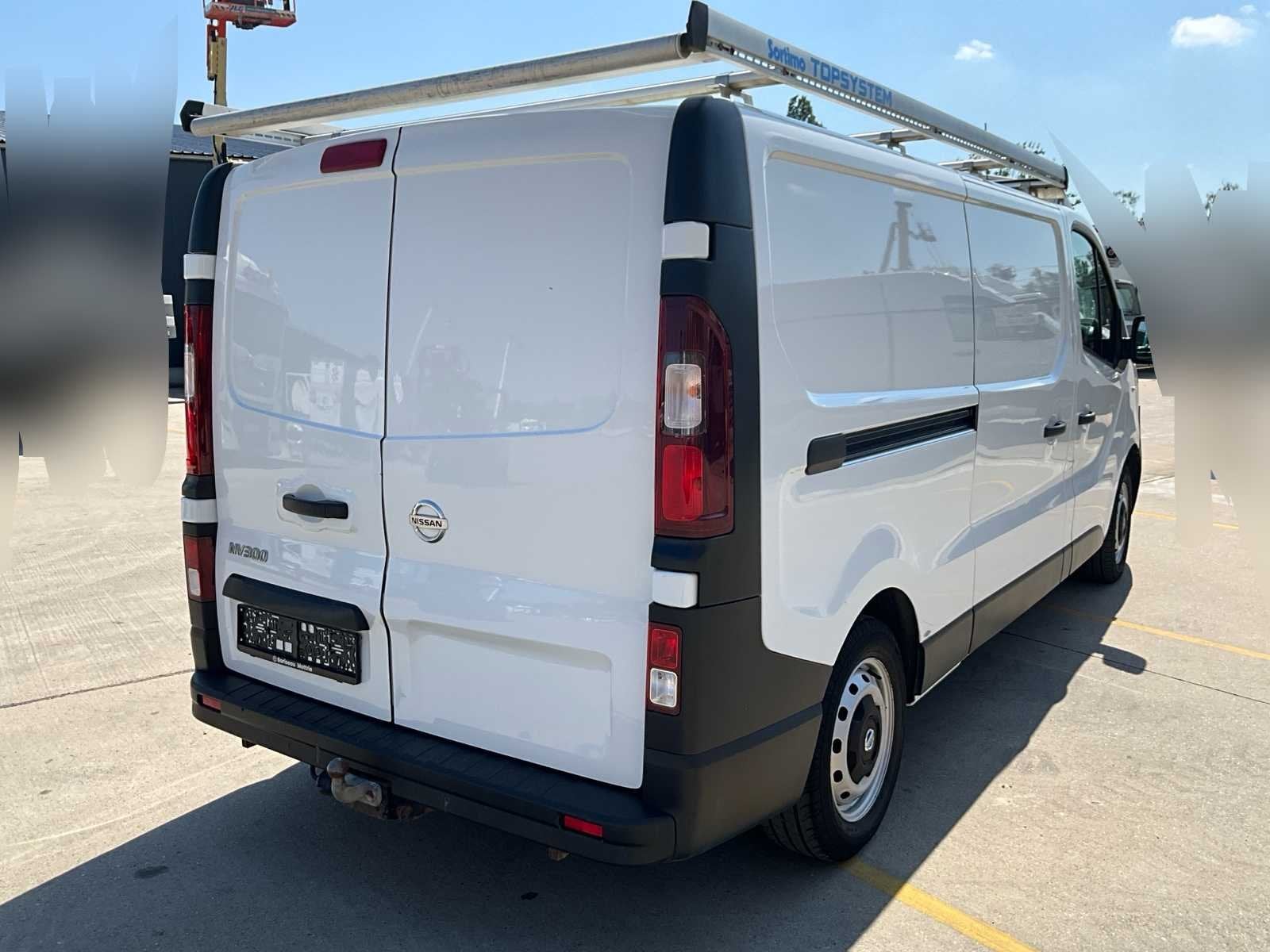 Véhicule commercial Nissan NV300 2018 avec rail de toit + s, Autos, Camionnettes & Utilitaires, Achat, Euro 6, Entreprise, Boîte manuelle