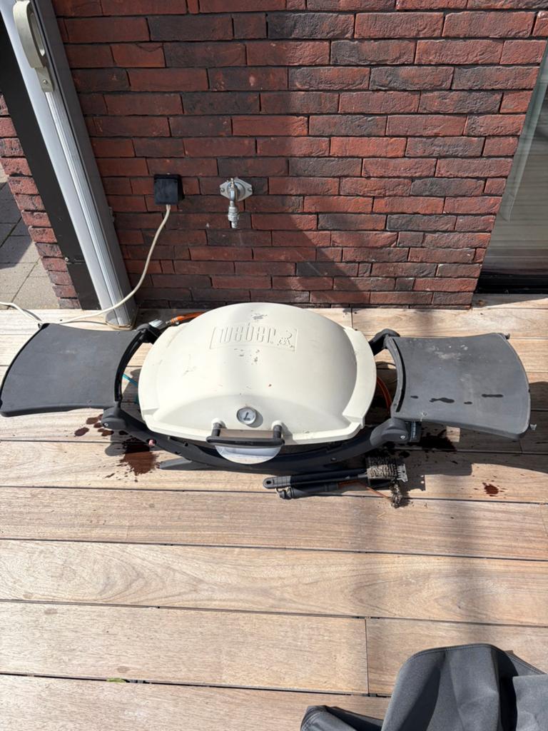 Weber q200 met thermometer, Tuin en Terras, Gasbarbecues, Gebruikt, Ophalen