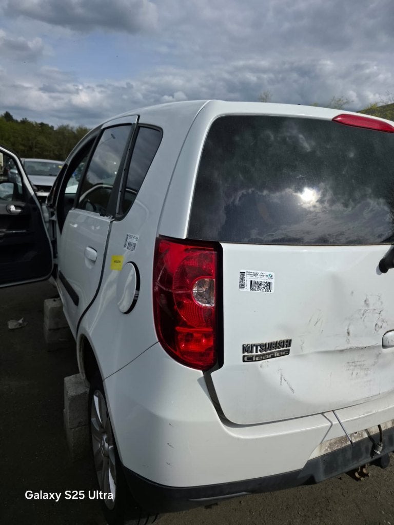 Mitsubishi Colt 5-deurs linkerachterlichten van 2008 - 2013, Ophalen, Gebruikt, Mitsubishi