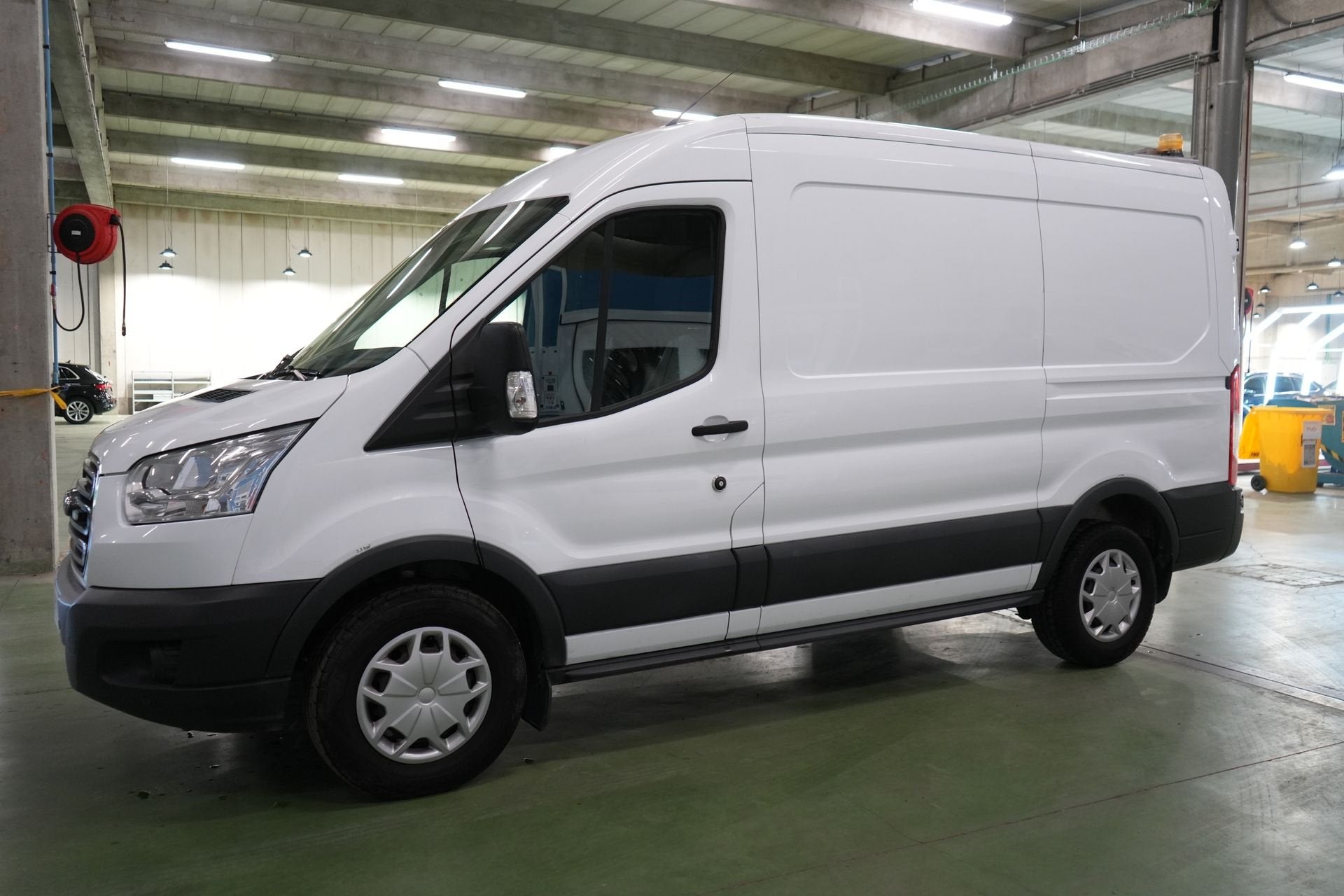 (1XFG372) FORD TRANSIT 2T 350M FOU MWB HR DSL, Auto's, Voorwielaandrijving, Stof, Euro 6, Wit