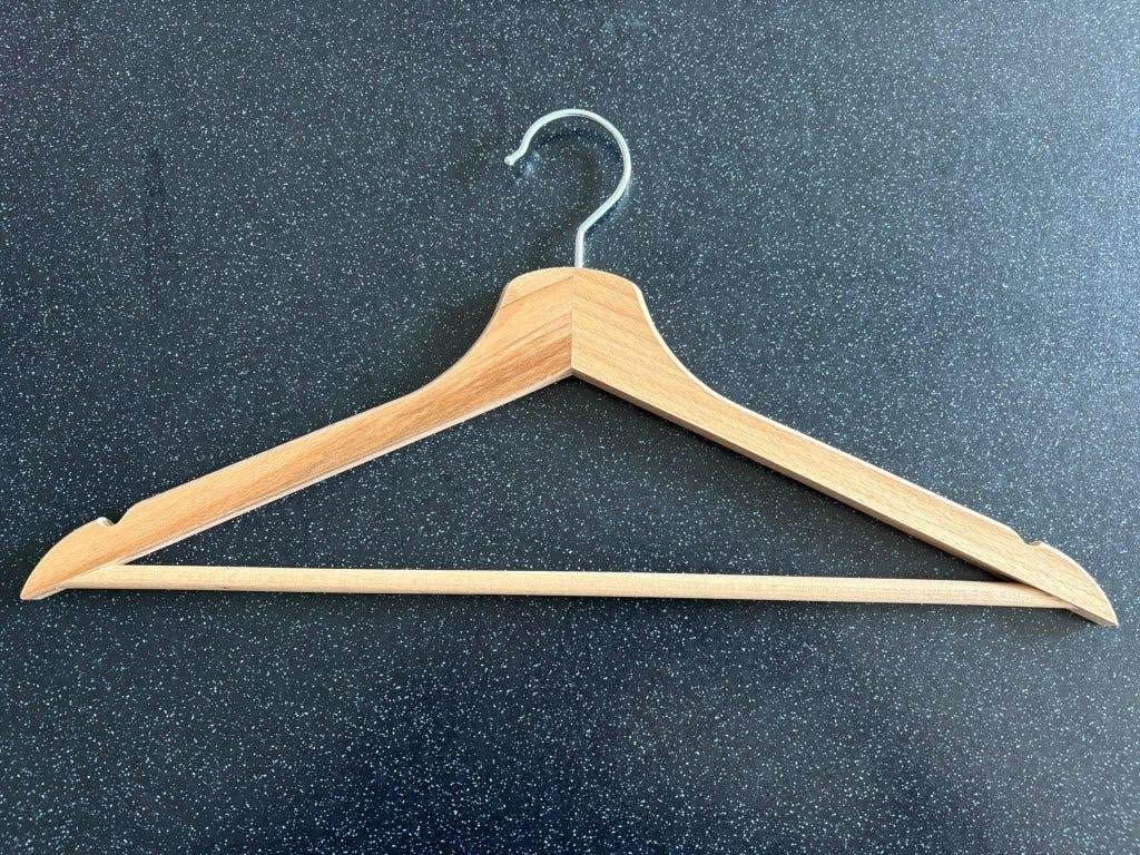 44 houten kleerhangers – naturel hout – met broeklat, Enlèvement, Comme neuf, Bois, Enfants et Adultes
