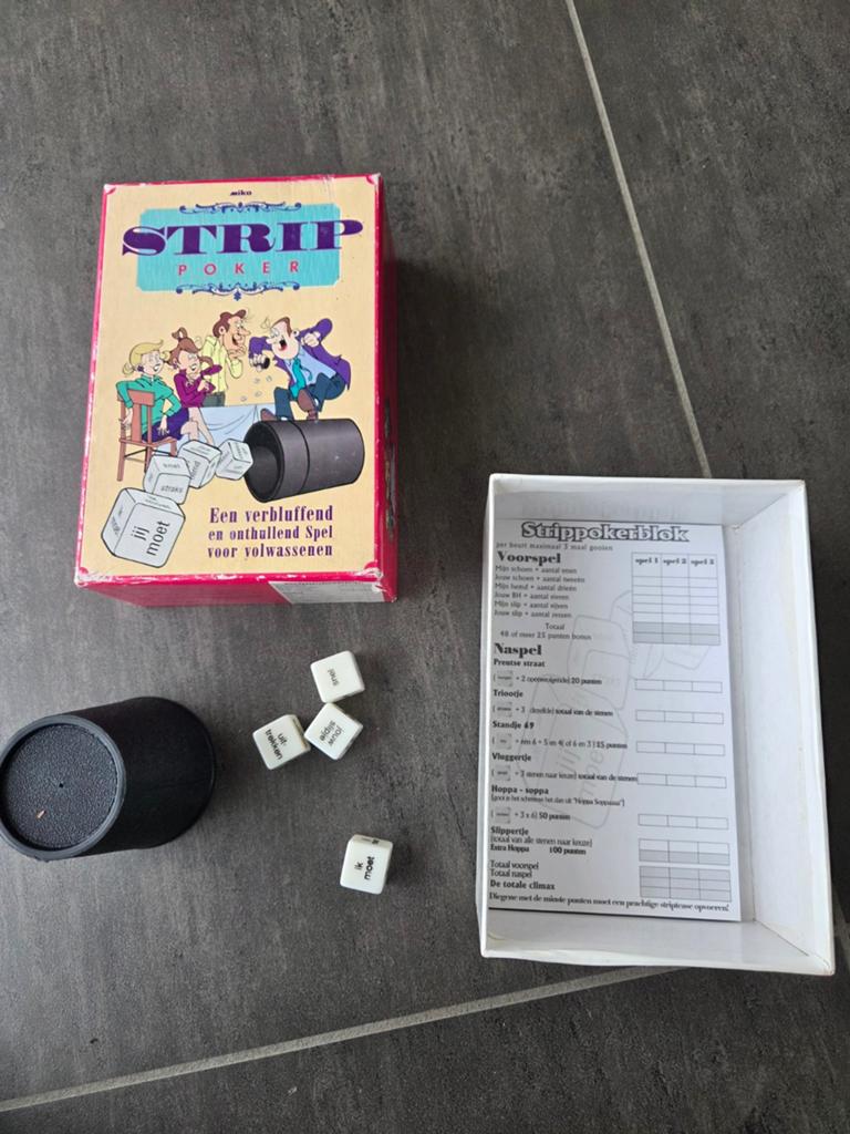 Strip Poker Miko, Hobby en Vrije tijd, Gezelschapsspellen | Kaartspellen, Ophalen of Verzenden