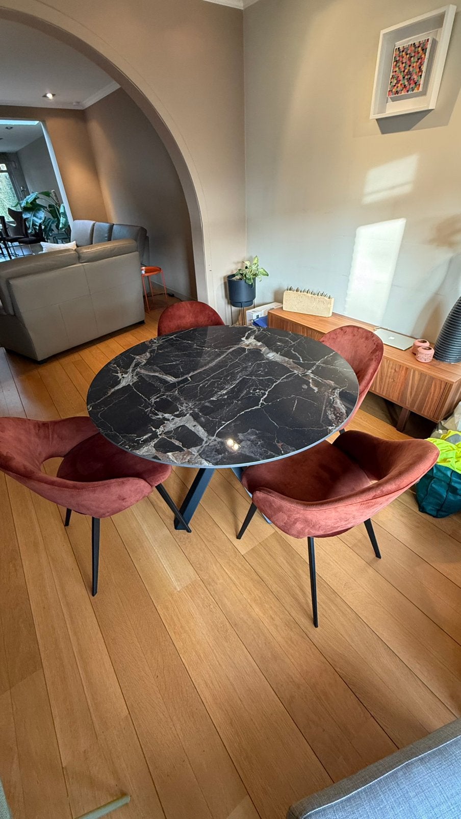Tafel met stoelen, Ophalen, Zo goed als nieuw, Rond