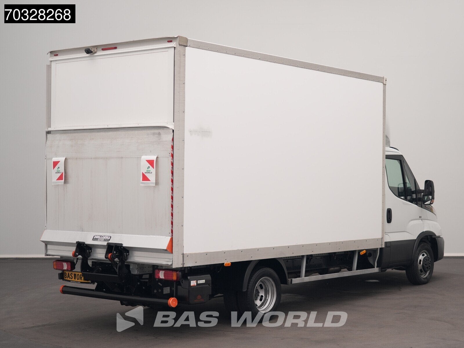 Iveco Daily 35C16 3.0L Laadklep NEW MODEL Dubbellucht 160PK, Stof, Gebruikt, Euro 6, 4 cilinders