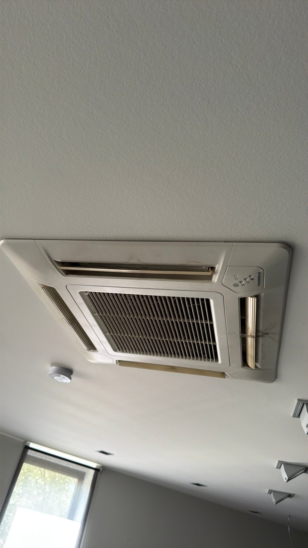 Planfond / split airco “Generalli”, Elektronische apparatuur, Airco's, Ophalen, Timer, Plafondventilator, 3 snelheden of meer