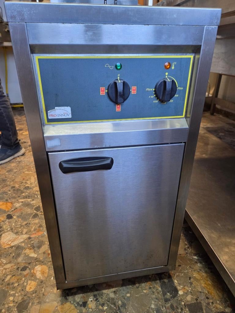 Friteuse professionnel, Enlèvement, Utilisé, Cuisinière, Friteuse et Grils