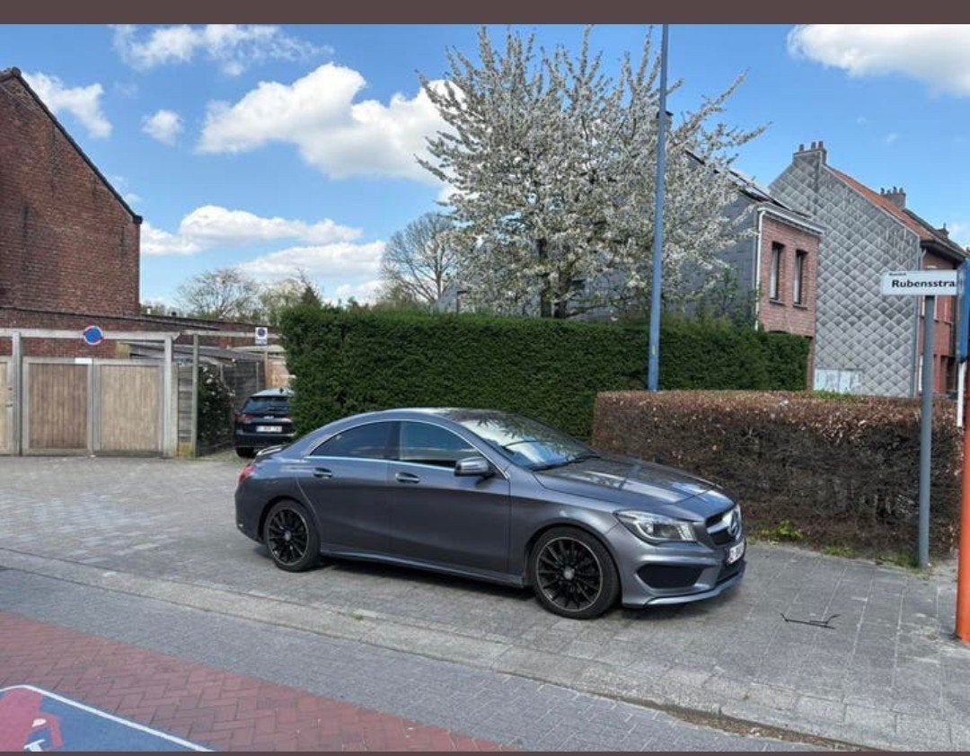 Mercedes CLA 180 benzine panoramisch ledpakket AMG, 90 kW, 4 cilinders, Bi-Xenon koplampen, Particulier