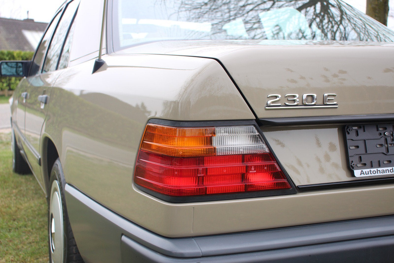 Mercedes 230E W124 en état inoxydable !, Autos, Achat, Série 200, Entreprise, Boîte manuelle