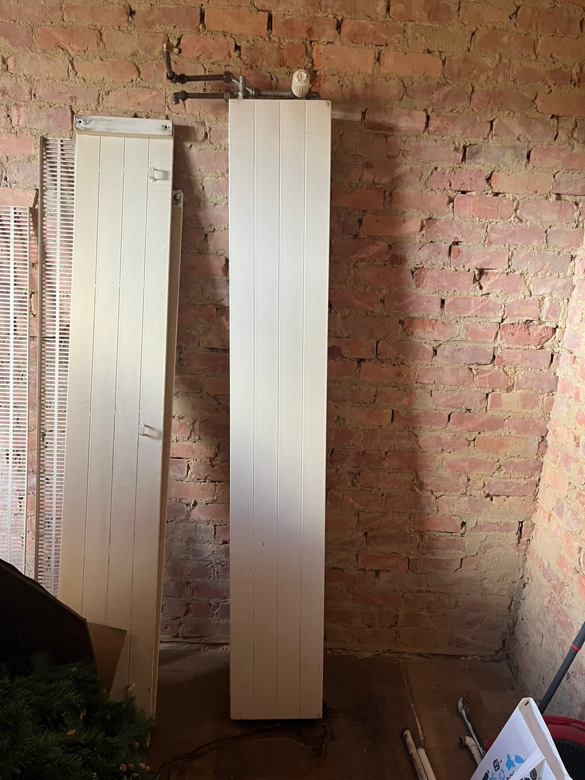 2 Witte radiatoren incl. statieven en extra fronten, Enlèvement, Utilisé, Radiateur