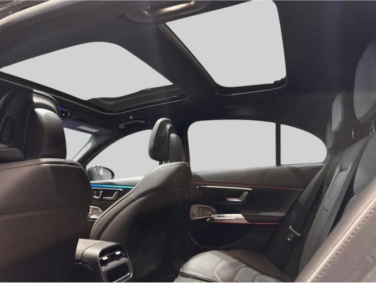 Mercedes E200 AMG Line W214•Burmester•Pano•Night Pack•2025, Auto's, Mercedes-Benz, Automaat, Zwart, Leder, Berline