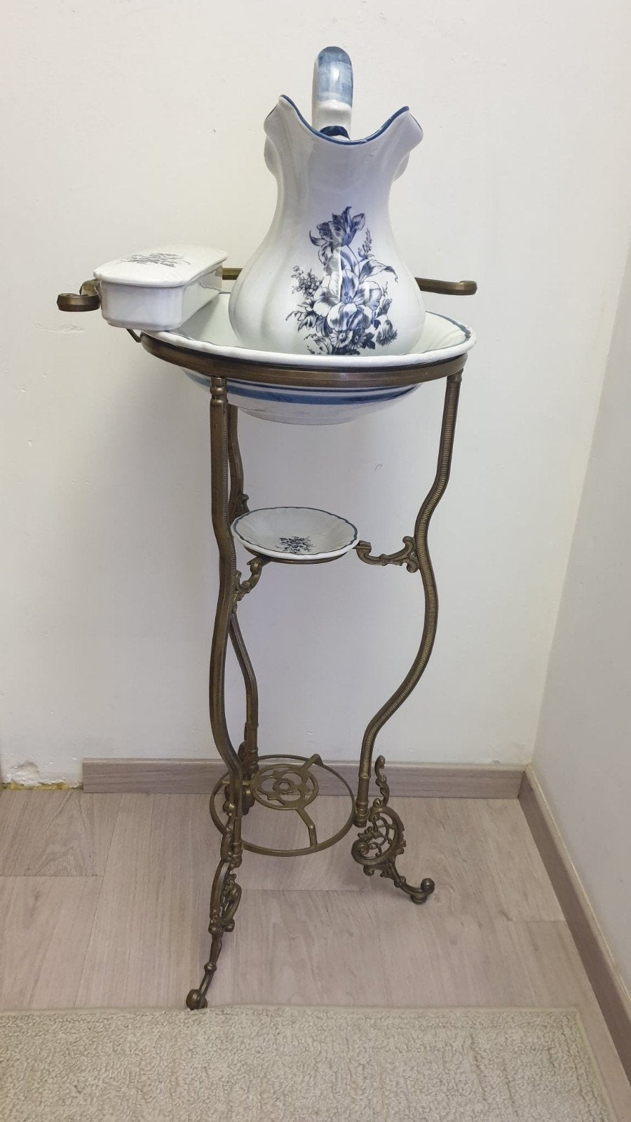 Ancien ensemble de toilette Delft Arts complet, Antiquités & Art, Antiquités | Plateaux, Enlèvement