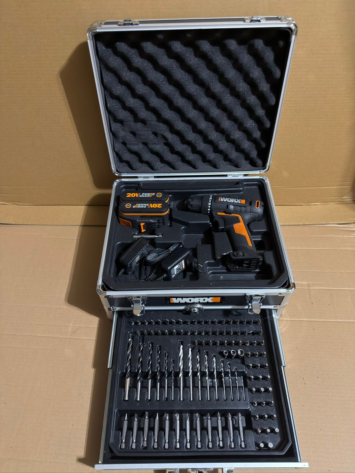 Worx boormachine en slijpmachine, Gebruikt