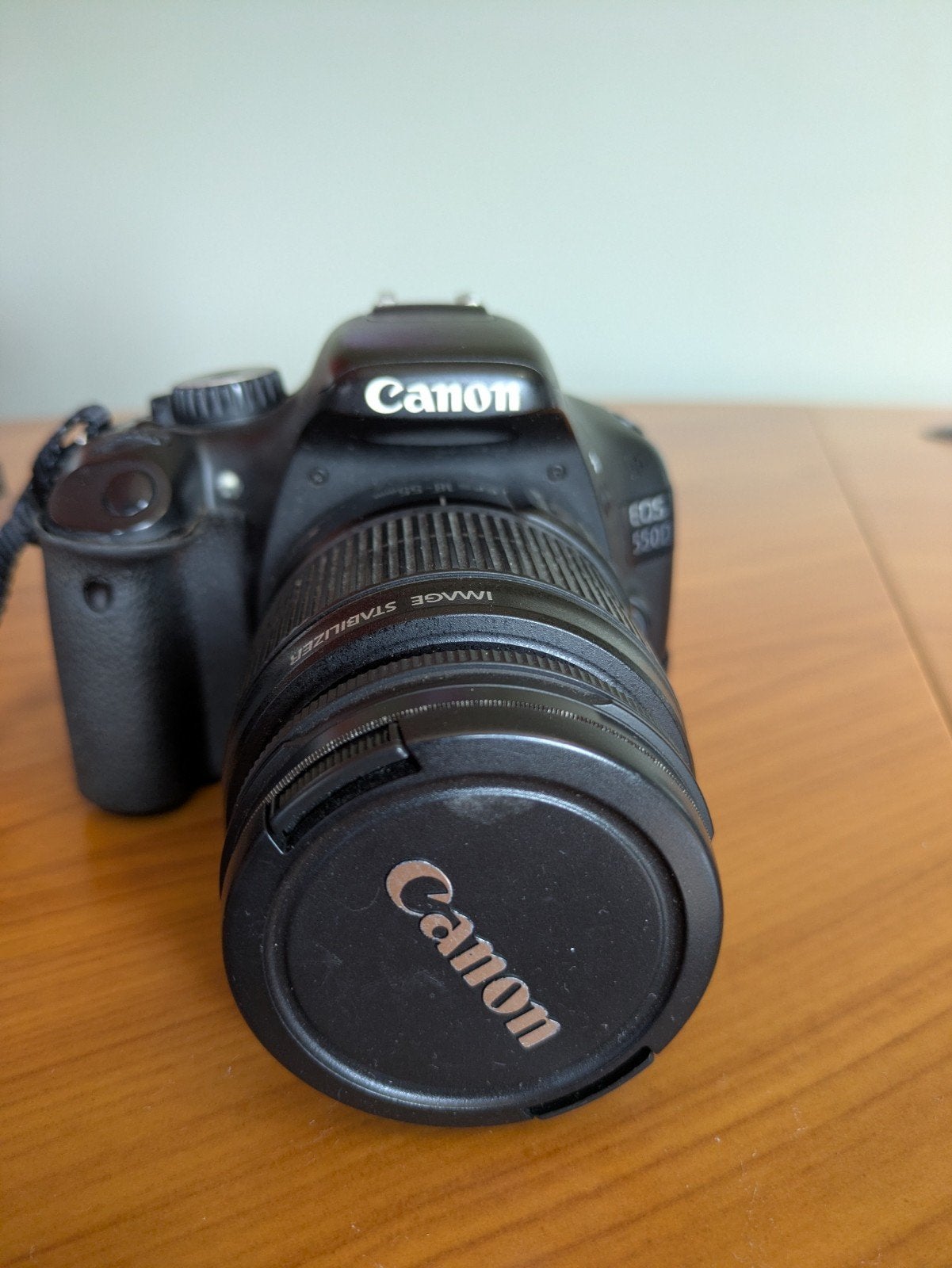 Canon EOS 550D + 50mm f/1.8 STM + 55-250mm + extra batterij, TV, Hi-fi & Vidéo, Enlèvement ou Envoi, Sangle de transport, Canon