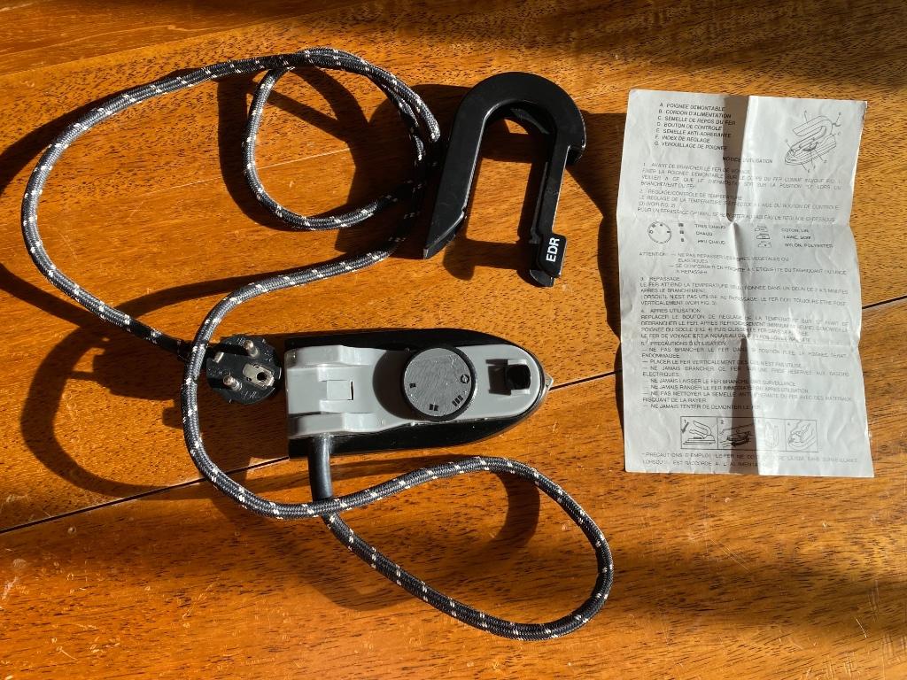 Fer à repasser de voyage (pour valise), Electroménager, Enlèvement ou Envoi, Comme neuf, Fer à repasser avec cordon