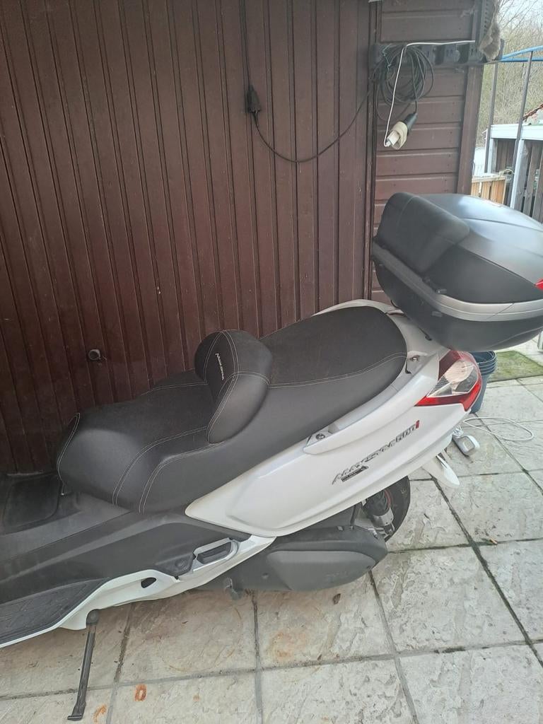 SYM  SCOOTER  600CC WIT, Ophalen