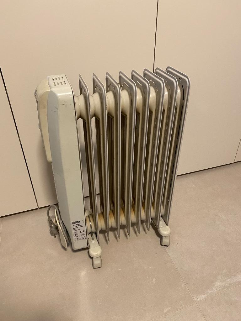 Olieradiator delonghi, Ophalen, 30 tot 80 cm, Gebruikt, Radiator