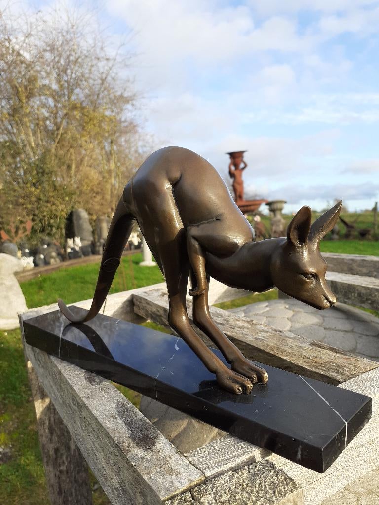 KANGOUROU EN BRONZE SIGNE SUR SOCLE, Enlèvement ou Envoi, Bronze