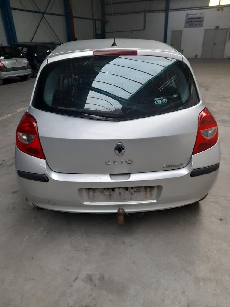 Feux arrières RENAULT CLIO 3 phase 1 // 5060 AUVELAIS, Enlèvement ou Envoi, Utilisé, Renault