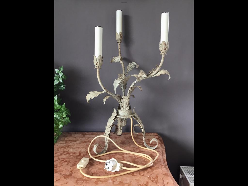 Tafellamp met oude bloemen, gelakt metaal, hoogte 67 cm, Ophalen