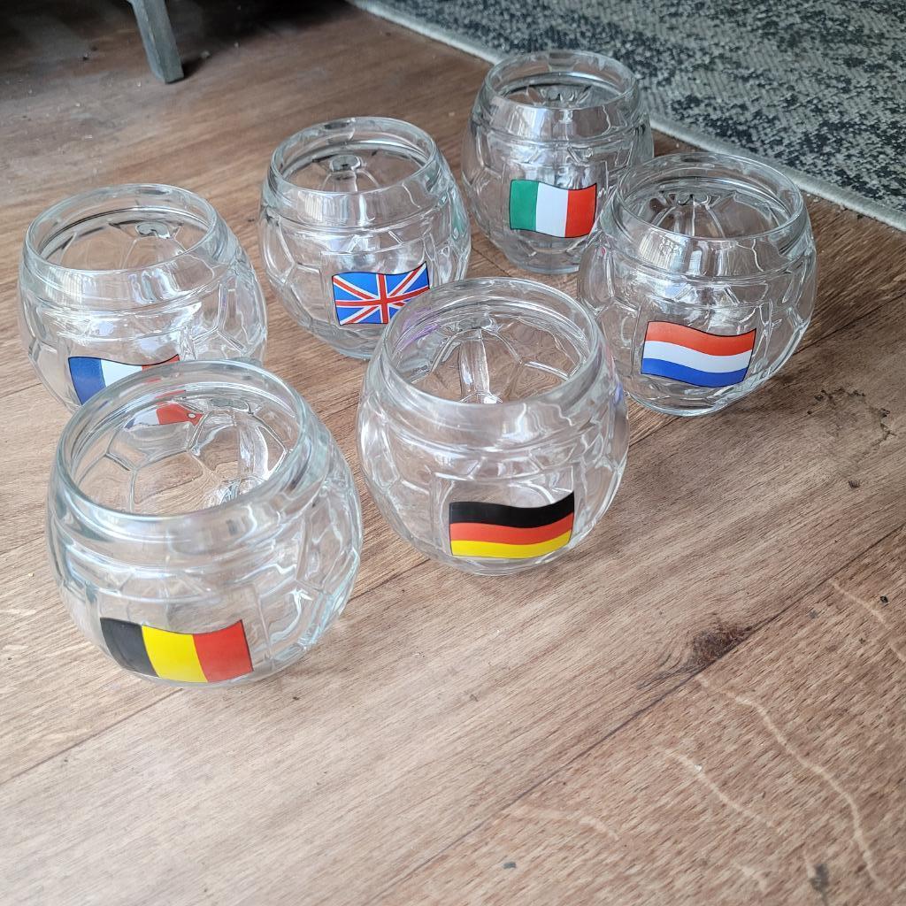 6 verres ballons de foot, Enlèvement ou Envoi, Neuf, Verres et Verres à shot
